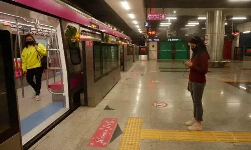 Free WiFi services at all stations of Delhi metro's yellow line