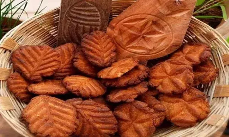 Chhat Special Thekua Recipe: The sweet taste of Khajur or Thekua is believed to bring togetherness and happiness in the family