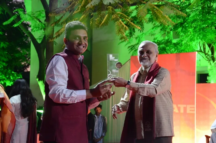 Navrachana University’s 4th Convocation, 323 students graduate