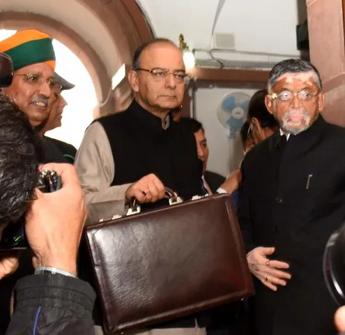 Rs 2,000 is maximum cash donation to political party by individual: Jaitley
