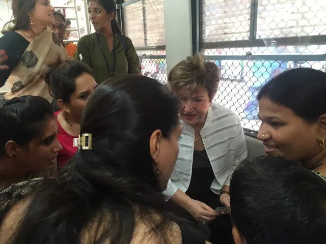 World Bank CEO commutes 2nd class in Mumbai train