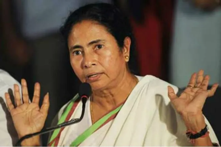 17 political parties take out rally in Kolkata
