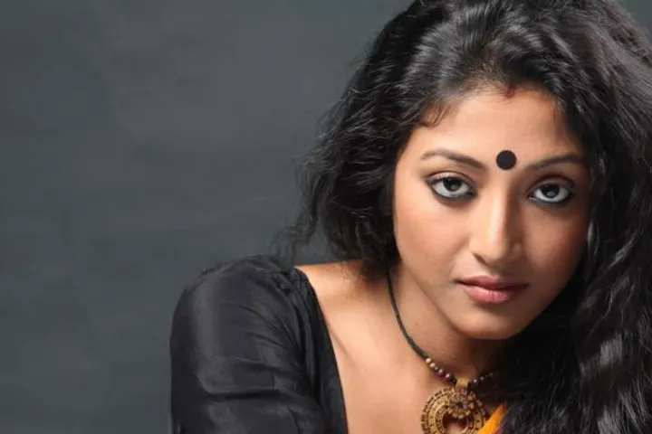 Paoli Dam set for Tamil film debut