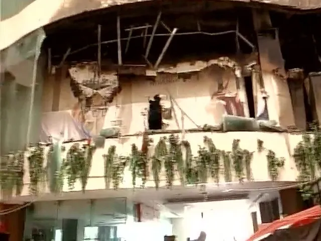 Fire at Dhoni's hotel in Delhi