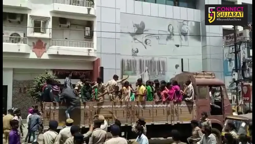 Girls thrash Drunkard youths after harassment backfires