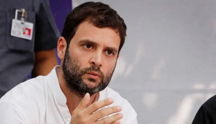Rahul asks Modi to vacate post over gas price hike