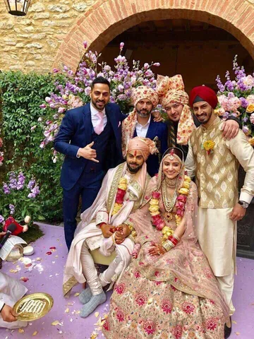 Bollywood, sports stars wish Virat, Anushka a happily ever after