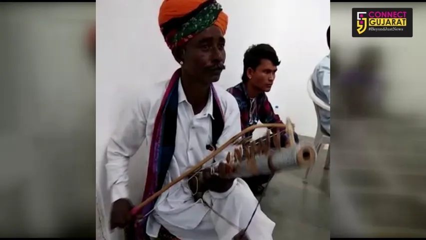 Ravanahatha artist sets the tune in Tribal Arts Exhibition at MSU Fine Arts