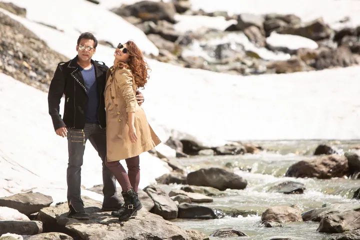 Atif Aslam and Ilulia add soul to lyricist Salman's Selfish song from Race 3