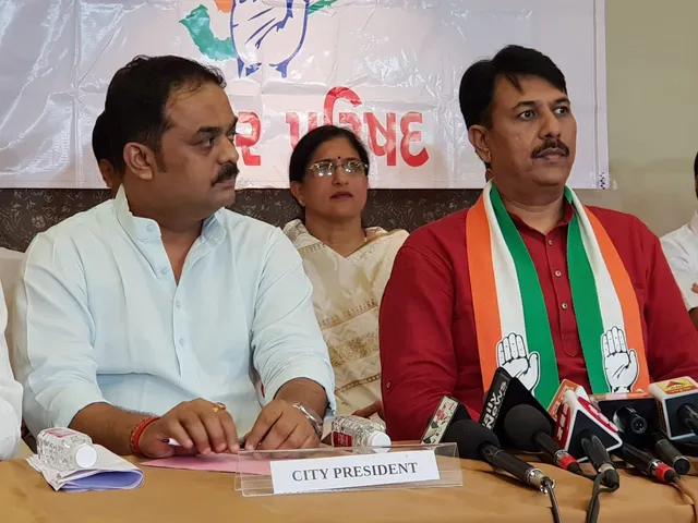 Congress Apne Dwar starts in Vadodara