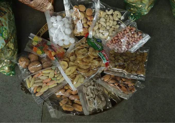 Social worker Nishita Rajput distributes dryfruits to fasting girls in Vadodara