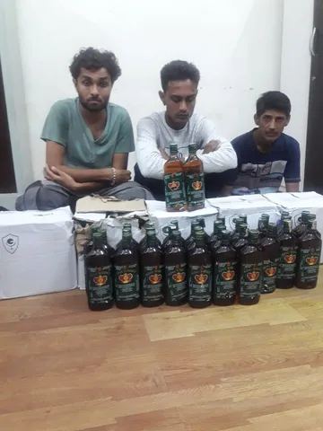Vadodara crime branch arrested three under prohibition