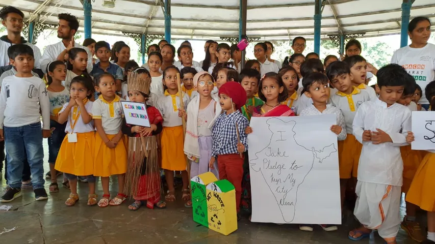 Little students of Rang Angels school spread the message of cleanliness