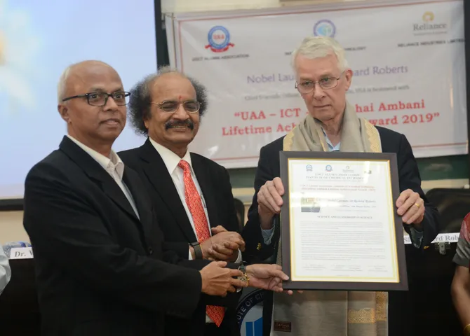 Nobel Laureate Sir Richard Roberts honoured with “Dhirubhai Ambani Life Time Achievement Award”