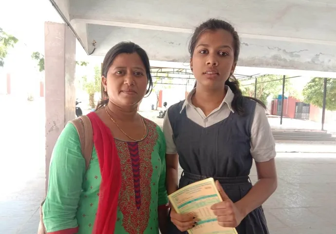 Vadodara girl score 99.90 percentile in board exams