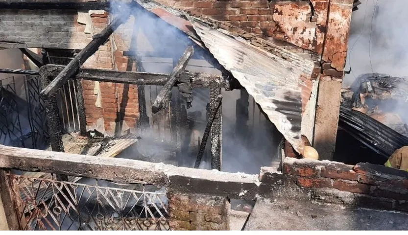 West Bengal: Fire breaks out at toy godown in Siliguri