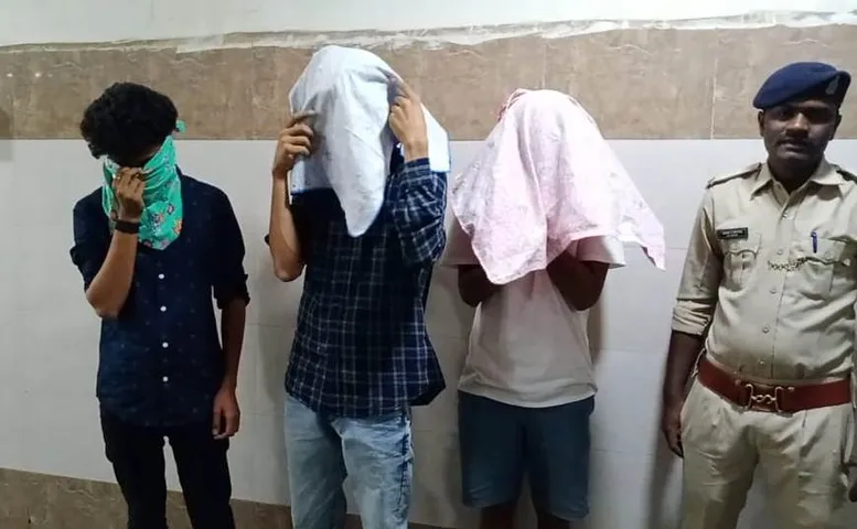 Vadodara police caught seven college youths in inebriated state from a birthday party