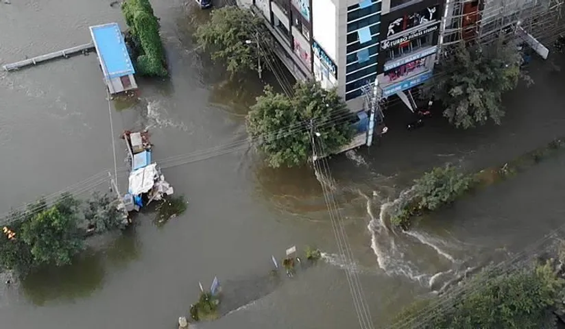 In Bengaluru lake breach, several houses cars, bikes were swept away