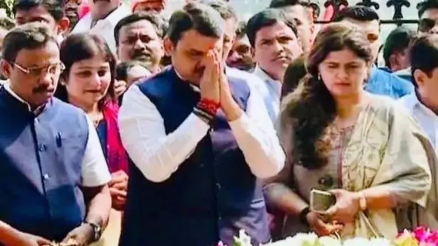 Devendra Fadnavis heckled at Balasaheb Thackeray’s death anniversary function