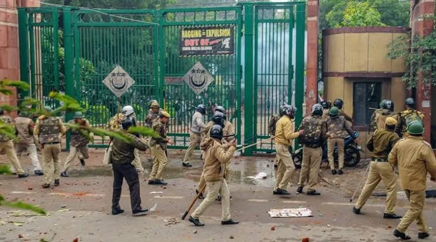 Jamia violence: Delhi Police arrest 10 people, most of the accused were not students and have a criminal background