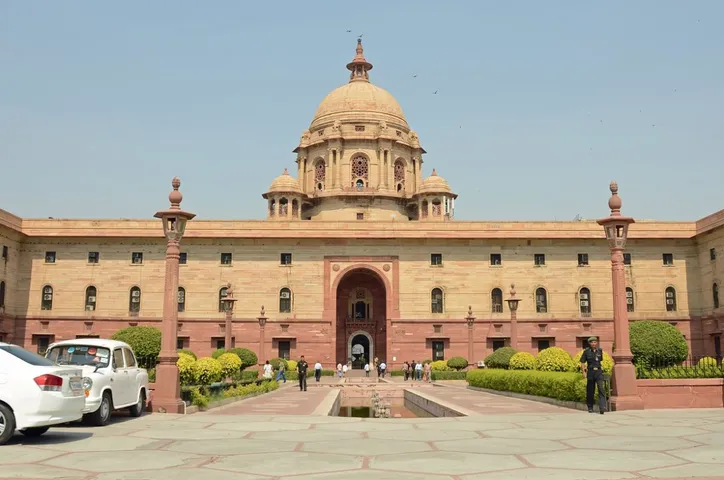 Govt sanctions Rs 100 cr to set up women help desks in police stations, will be executed by States & Union Territories