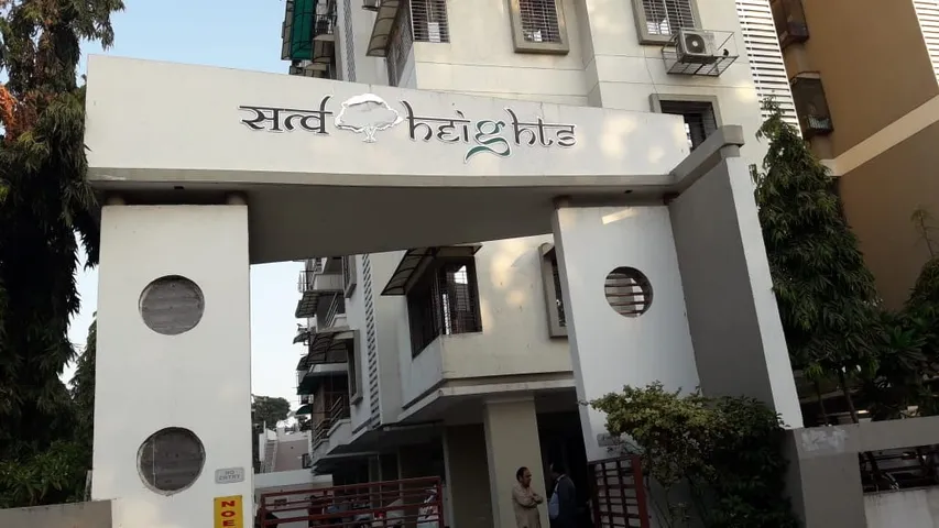 Unknown aged male committed suicide in Manjalpur area of Vadodara city