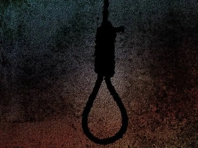 Girl working in share market office commits suicide in Vadodara