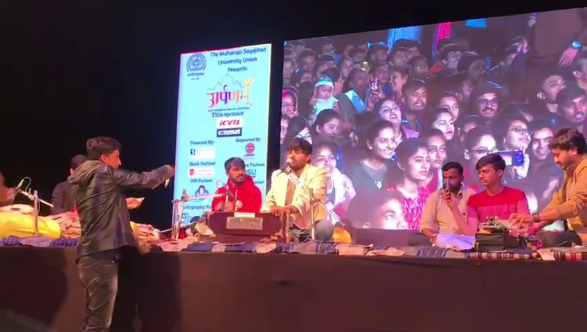 Currency notes poured on by the fans of popular folk singer Devyat Khabad
