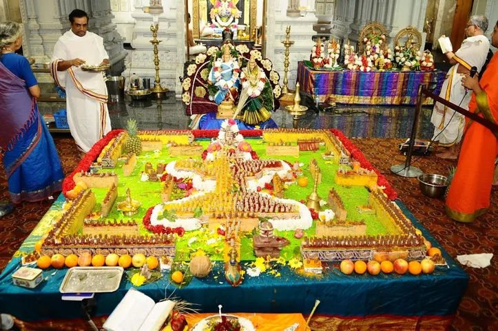 Devotees across the country crowded temples to offer prayers on MahaShivratri