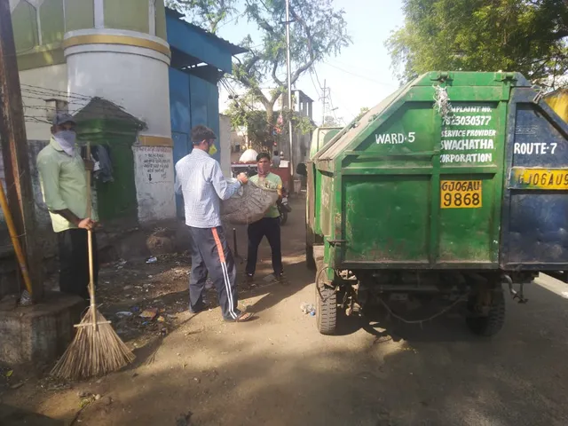 Sanitary workers of VMSS clean the city in view of Janta curfew