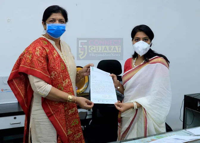 Vadodara MP Ranjan Bhatt gives one crore assistance for GMERS Gotri hospital