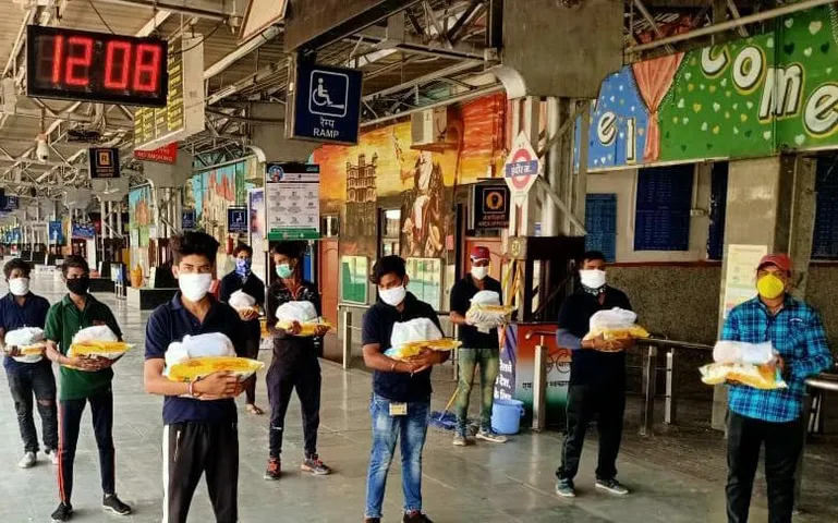IRCTC continues it’s mission food distribution