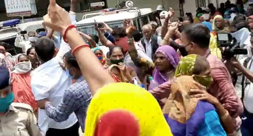 Displaced Sanjanagar slum residents continued their agitation