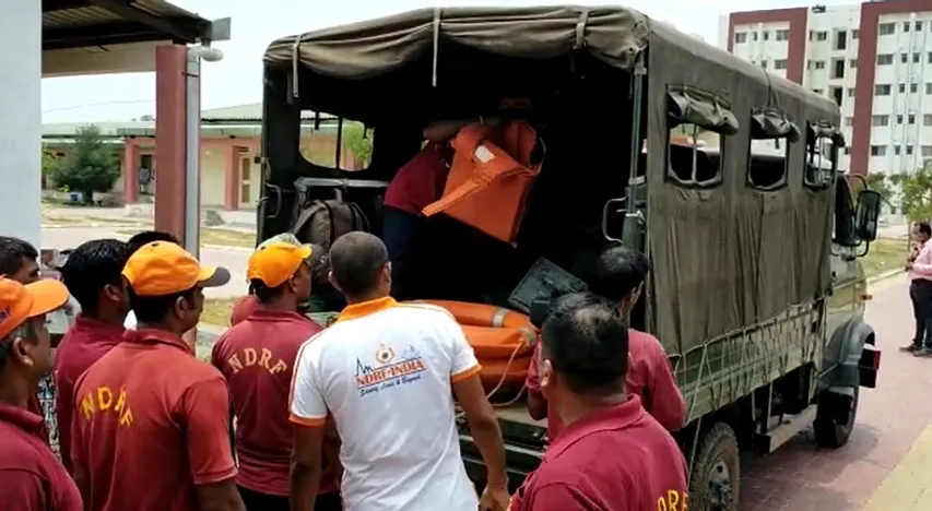 13 06 BN NDRF teams from Jarod deployed in coastal districts of Gujarat and union territory
