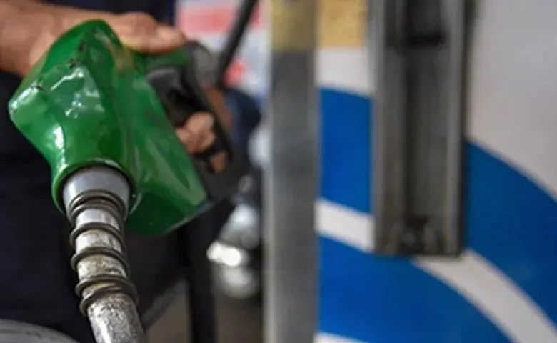 Petrol, Diesel prices rise for 20th day, cross Rs 80 in Delhi