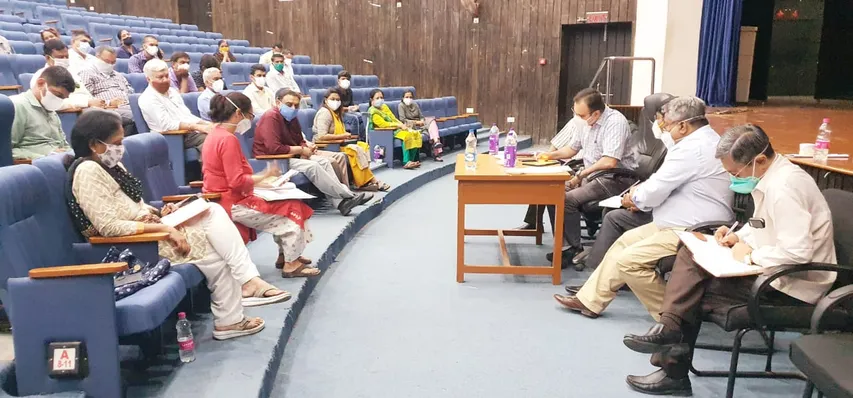 Vadodara administration increase beds capacity and other facilities in dedicated Covid hospitals