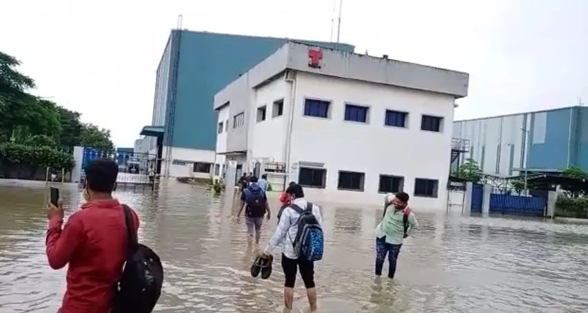 50% companies forced to close on Monday due to waterlogging
