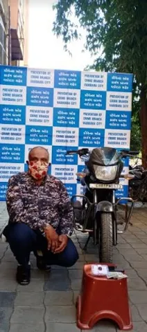 Vadodara PCB arrest accused robbed a old lady in the city
