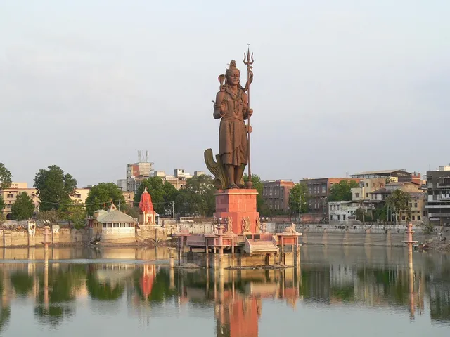 Godhra girl launches signature drive against rising rape cases in Vadodara