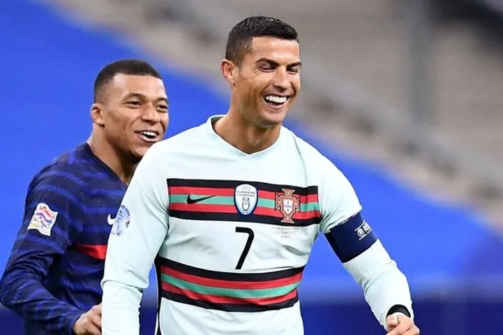Cristiano Ronaldo tests positive for COVID-19