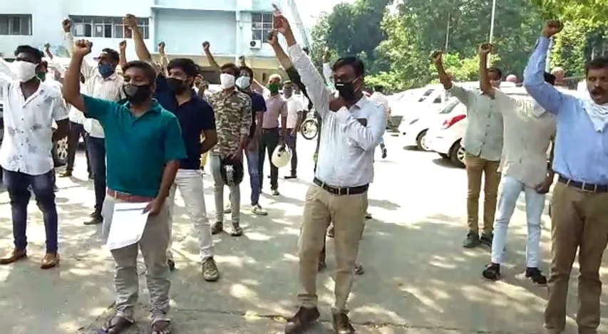 Memorandum given to district collector by Vadodara Swayam Sainik Dal