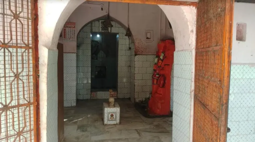 Police complaint over theft inside Shiva temple at Desar