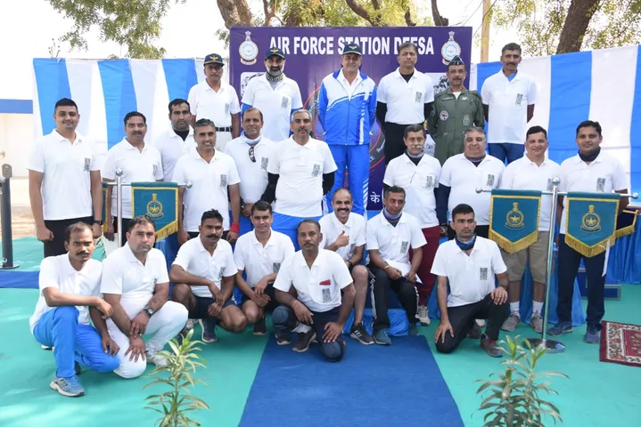 Swarnim Vijay cycle rally flagged in by Air Marshal SK Ghotia at Air Force station Deesa