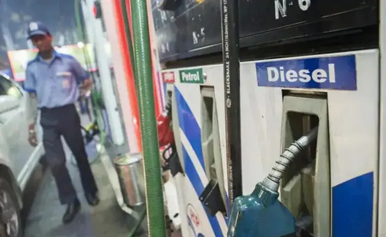 Petrol price in Delhi reaches All-Time high of Rs 85.45 per litre, Mumbai at Rs 92.04