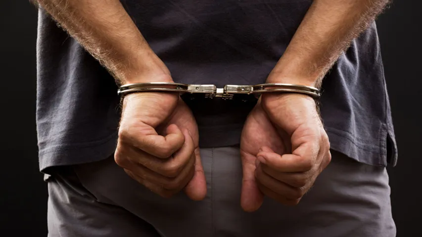 Vadodara Warasia police arrest two conman for cheating
