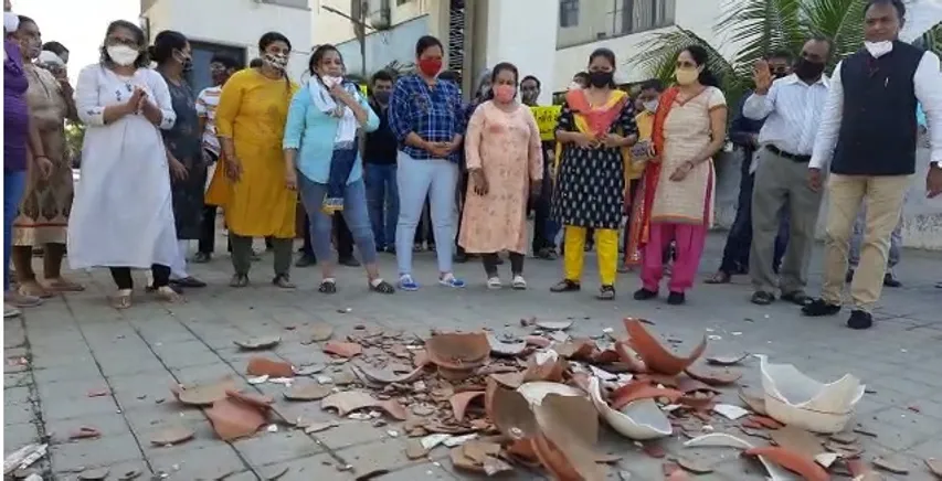 Residents of Taksh bungalows in Vadodara threaten to boycott elections