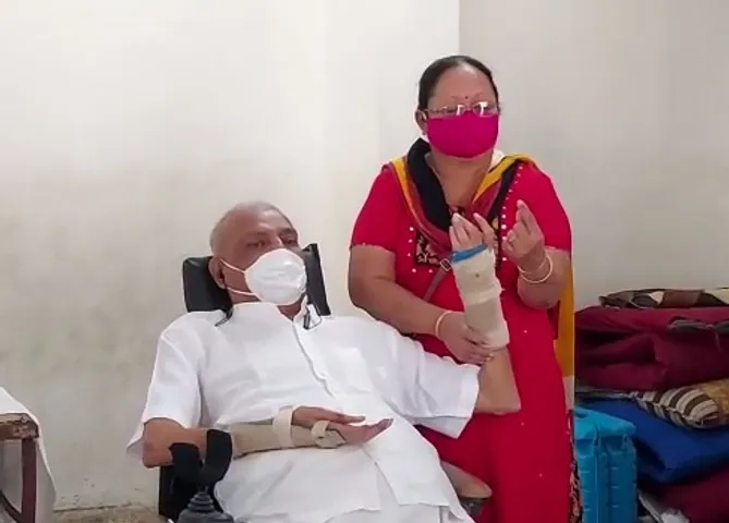 Patient suffering from Quadriplegia reached polling booth to vote in Vadodara
