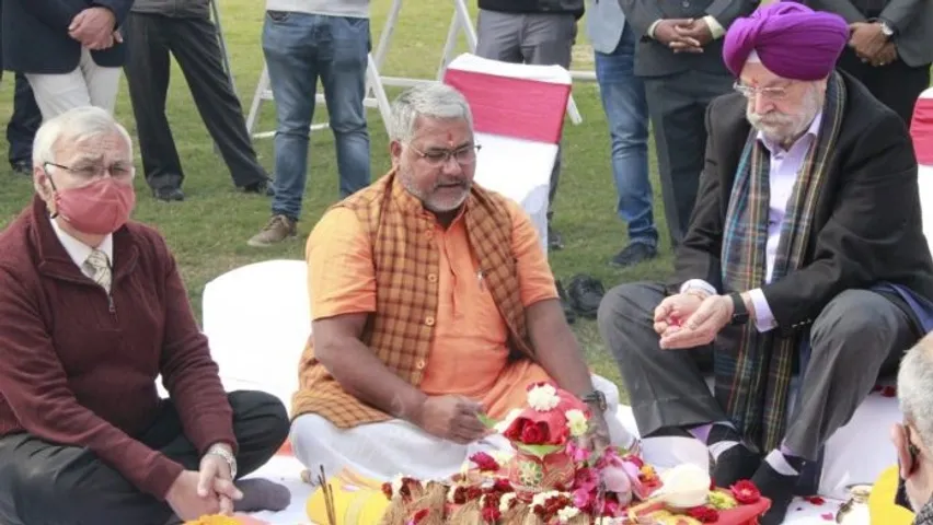 Hardeep Singh Puri performs Bhoomi Poojan ceremony of Central Vista Avenue