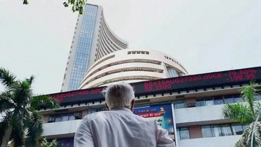 Sensex jumps 300 pts to record high of 52,450 in early trade, Nifty tops 15,400