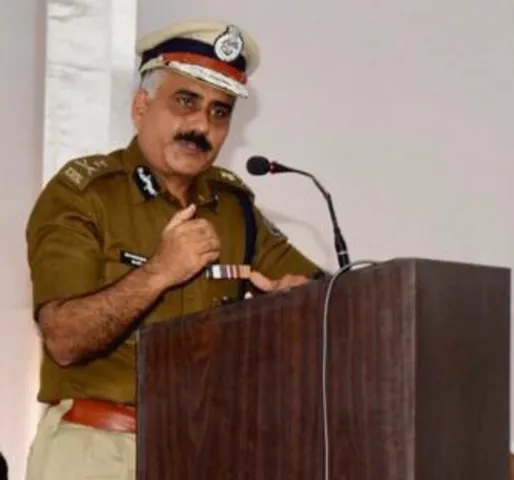 Vadodara Police Commissioner Shamsher Singh gives important instructions on road safety meeting